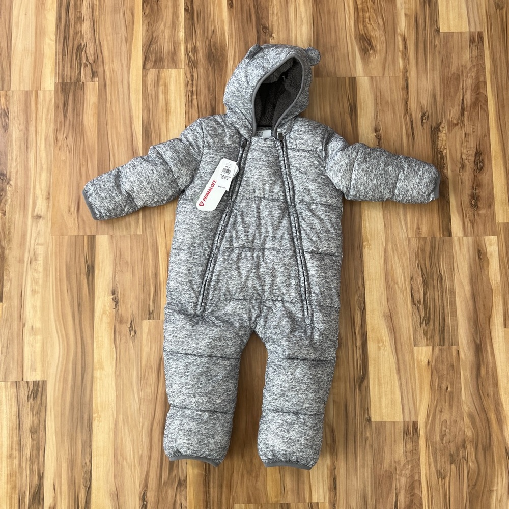 NWT Baby Gap snowsuit, size 12-18 month